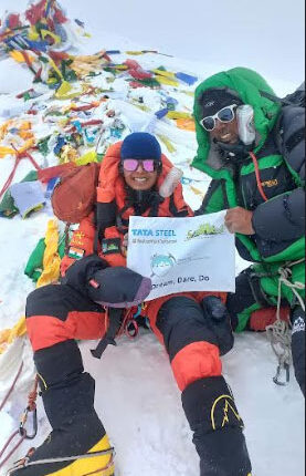 16-year-old Mountaineering Star Kaamya Karthikeyan Triumphs Mt Everest ...